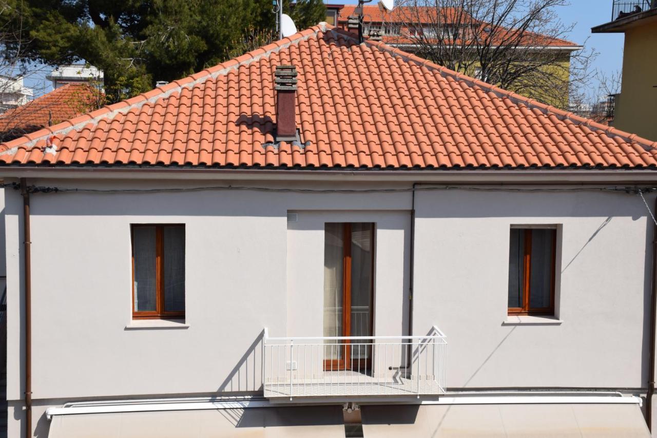 Good House- Ampio Appartamento Vicino Al Mare Rímini Exterior foto